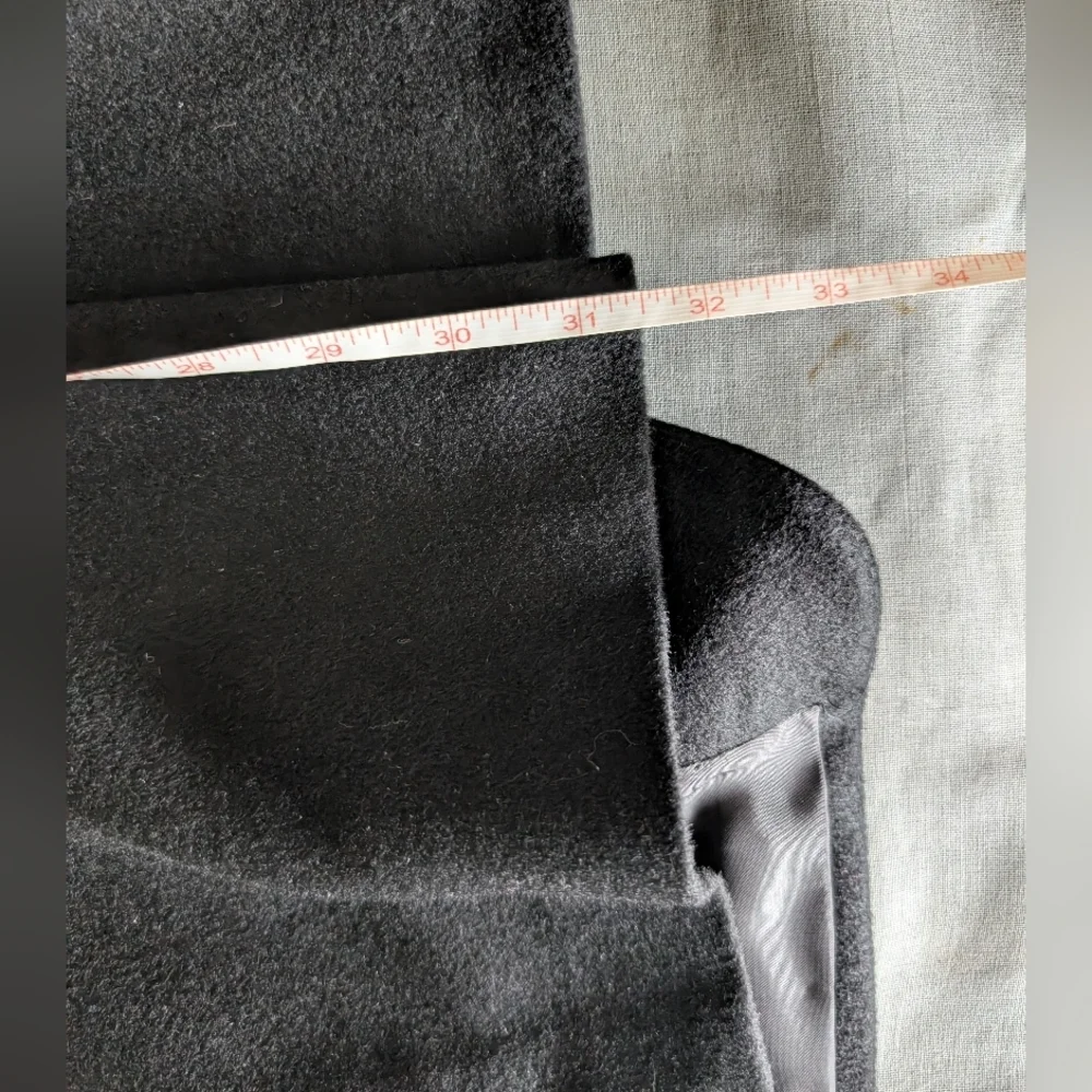 Taylor Richards Conger 100% Cashmere Black Blazer